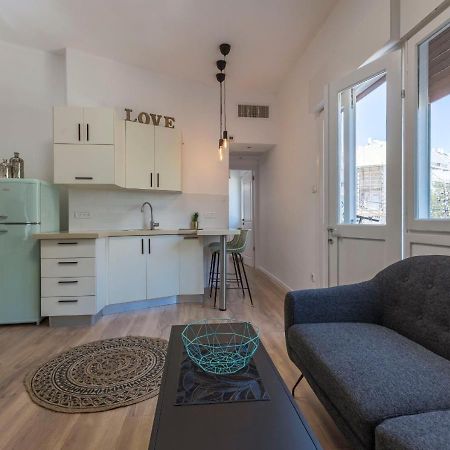 1B Patio Beach House Premium Location W/2 Balcony 텔아비브 외부 사진