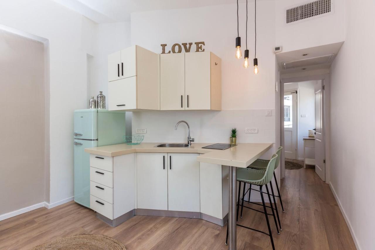 1B Patio Beach House Premium Location W/2 Balcony 텔아비브 외부 사진