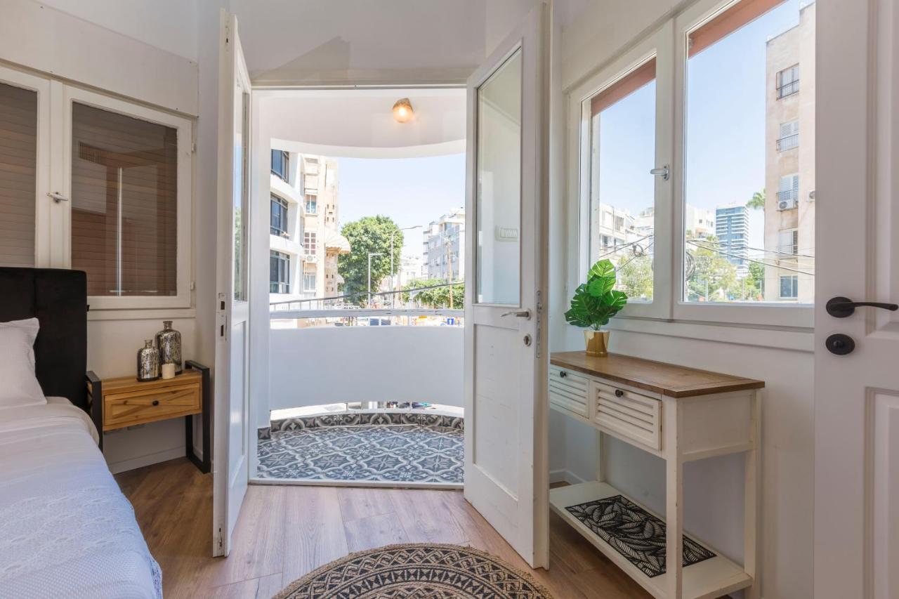 1B Patio Beach House Premium Location W/2 Balcony 텔아비브 외부 사진